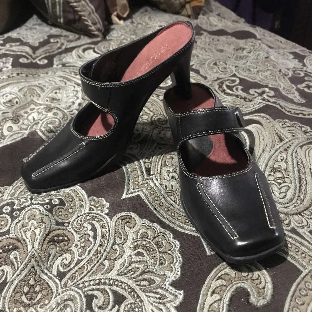 Aerosoles Sugar Snap Womens Mules Slip On Leather Black Size 5.5M Beautiful